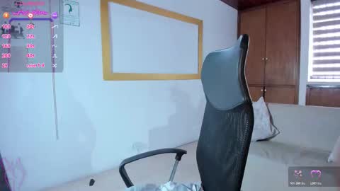 Snapshot of victoria_mooree chatting on 11/08/25, 05:12 Victoria Everyday From 1400 to 2130 Col Time online show from 11/08/25, 05:12