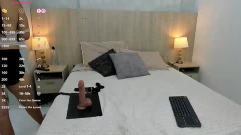 victoria_pachon online show from 02/04/26, 07:31