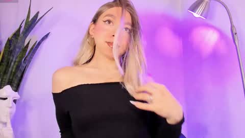 D A N I online show from 11/04/25, 05:56