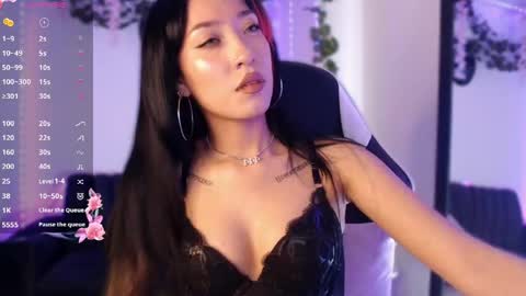 Victoria  online show from 05/25/26, 09:32
