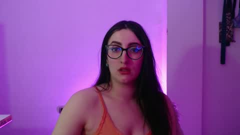 Victoria online show from 12/15/25, 09:08