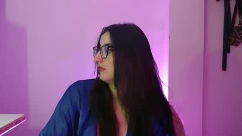 Victoria online show from 12/22/25, 08:28