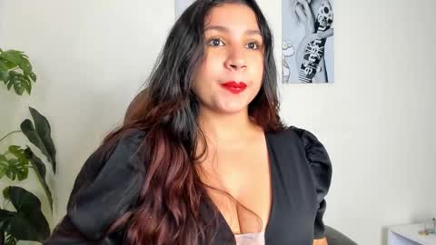 Snapshot of victoria_rossee chatting on 02/02/26, 12:37 VICTORIA online show from 02/02/26, 12:37