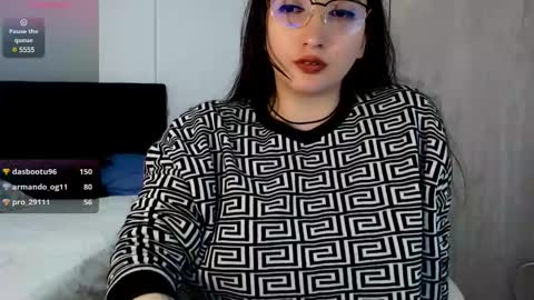 Snapshot of victoria_smile_ chatting on 03/09/25, 11:35 Victoria online show from 03/09/25, 11:35