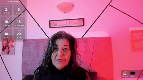 Snapshot of victoriaa_anderson_ chatting on 11/11/25, 02:06 victoriaa_anderson_ online show from 11/11/25, 02:06