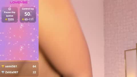 Snapshot of victoriaa_millers chatting on 02/01/25, 01:23 Victoria Sofia online show from 02/01/25, 01:23
