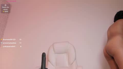 Snapshot of victoriaa_millers chatting on 02/19/25, 09:39 Victoria Sofia online show from 02/19/25, 09:39