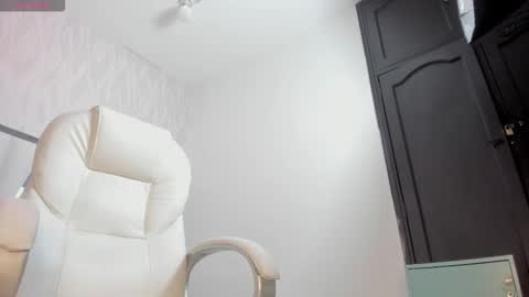 Victoria Sofia online show from 03/25/26, 07:09