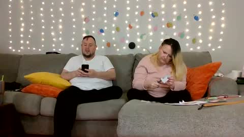 Victoria and Jesse online show from 12/11/24, 03:37