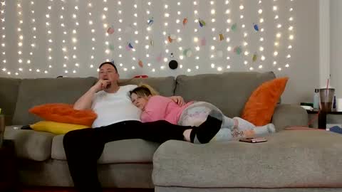 Victoria and Jesse online show from 12/21/24, 06:09