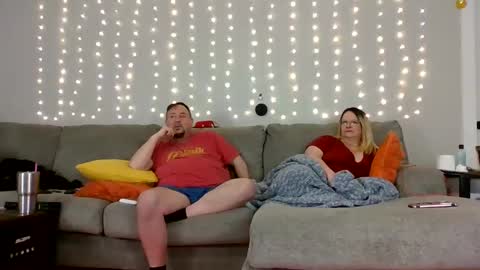 Victoria and Jesse online show from 12/25/24, 08:51