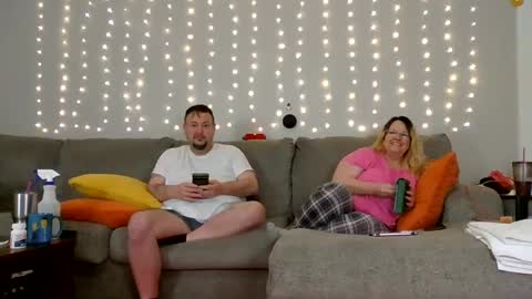 Victoria and Jesse online show from 12/27/24, 06:35