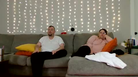 Victoria and Jesse online show from 01/04/25, 02:46