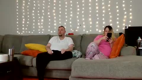 Victoria and Jesse online show from 01/09/25, 04:39