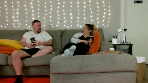 Victoria and Jesse online show from 02/01/25, 06:43