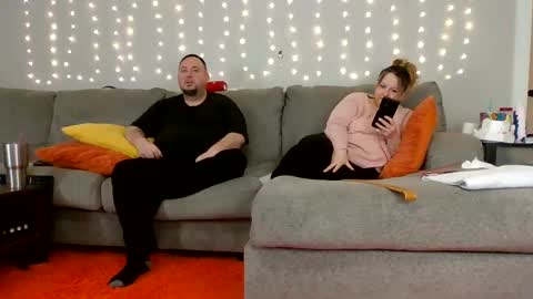 Victoria and Jesse online show from 02/02/25, 03:54