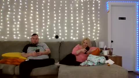 Victoria and Jesse online show from 02/28/25, 04:21