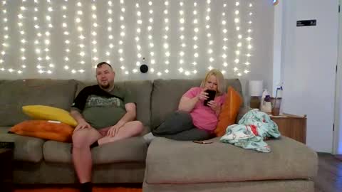 Victoria and Jesse online show from 03/01/25, 05:16