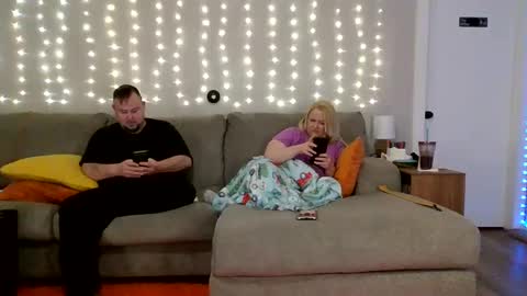 Victoria and Jesse online show from 03/03/25, 04:25