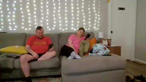 Victoria and Jesse online show from 10/02/25, 01:12