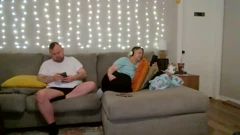 Victoria and Jesse online show from 10/08/25, 08:01