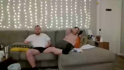 Victoria and Jesse online show from 10/18/25, 04:08