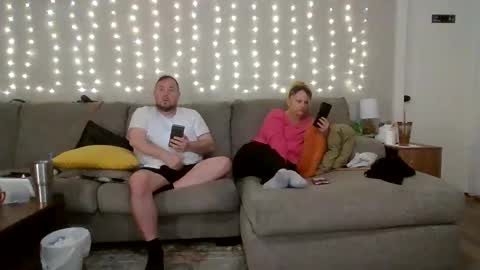 Victoria and Jesse online show from 10/22/25, 11:26