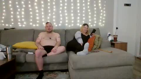 Victoria and Jesse online show from 10/25/25, 06:57