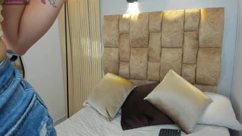 Victoria Andrade online show from 01/05/26, 08:45