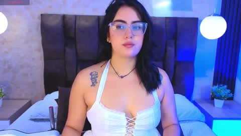 Victoria Andrade online show from 03/08/26, 12:53