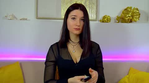 Victoria online show from 11/20/25, 06:24