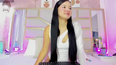 Snapshot of victoriablaze_1 chatting on 05/27/26, 01:30 Victoria Blaze online show from 05/27/26, 01:30