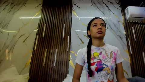 Victoria  online show from 10/20/25, 07:47