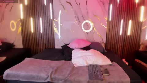 Victoria  online show from 11/05/25, 09:04