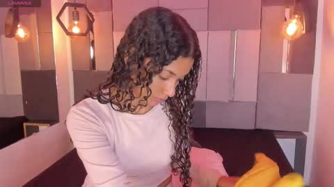 Victoria  online show from 02/14/26, 08:49