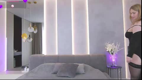 Miss V online show from 03/04/25, 11:51