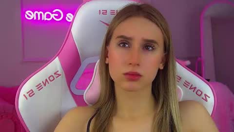 Victoria online show from 11/22/25, 06:23