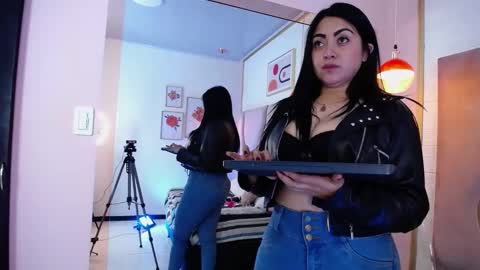 VICTORIA JOHNS online show from 01/16/25, 05:55