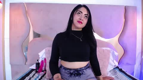 VICTORIA JOHNS online show from 01/22/25, 03:18