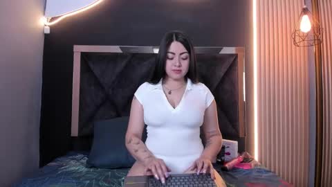 VICTORIA JOHNS online show from 01/30/25, 12:27