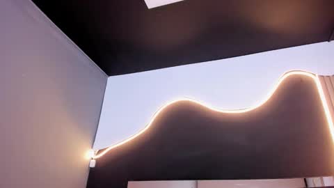 VICTORIA JOHNS online show from 02/11/25, 03:40