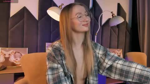 Victoria online show from 05/20/26, 06:41