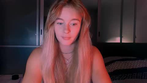 Eva and Victor online show from 10/06/25, 11:07