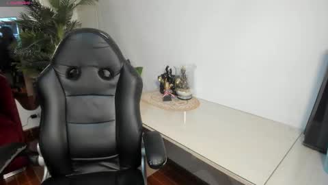 victoriapaker online show from 02/15/26, 04:58