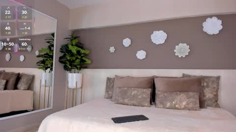 Victoria Shelby  online show from 02/20/26, 11:43