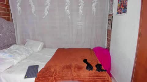 Victoria online show from 02/21/26, 09:16