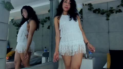 Snapshot of victoriawills_ chatting on 12/20/24, 09:17 ADRIANA online show from 12/20/24, 09:17