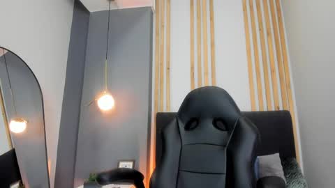Victoria Vixen online show from 05/17/26, 09:33