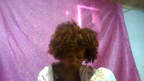 Snapshot of victorine315 chatting on 12/17/25, 05:57 victorine315 online show from 12/17/25, 05:57