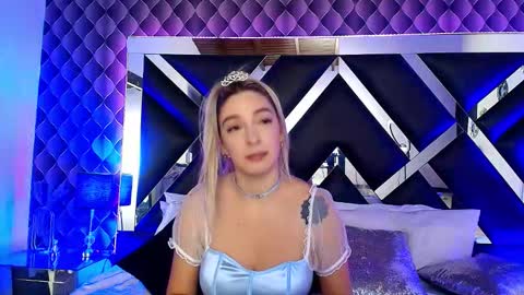 victtoria lee online show from 10/31/25, 09:16